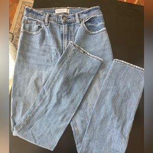 Abercrombie & Fitch The 90s Slim Straight Ultra High Rise Jean
